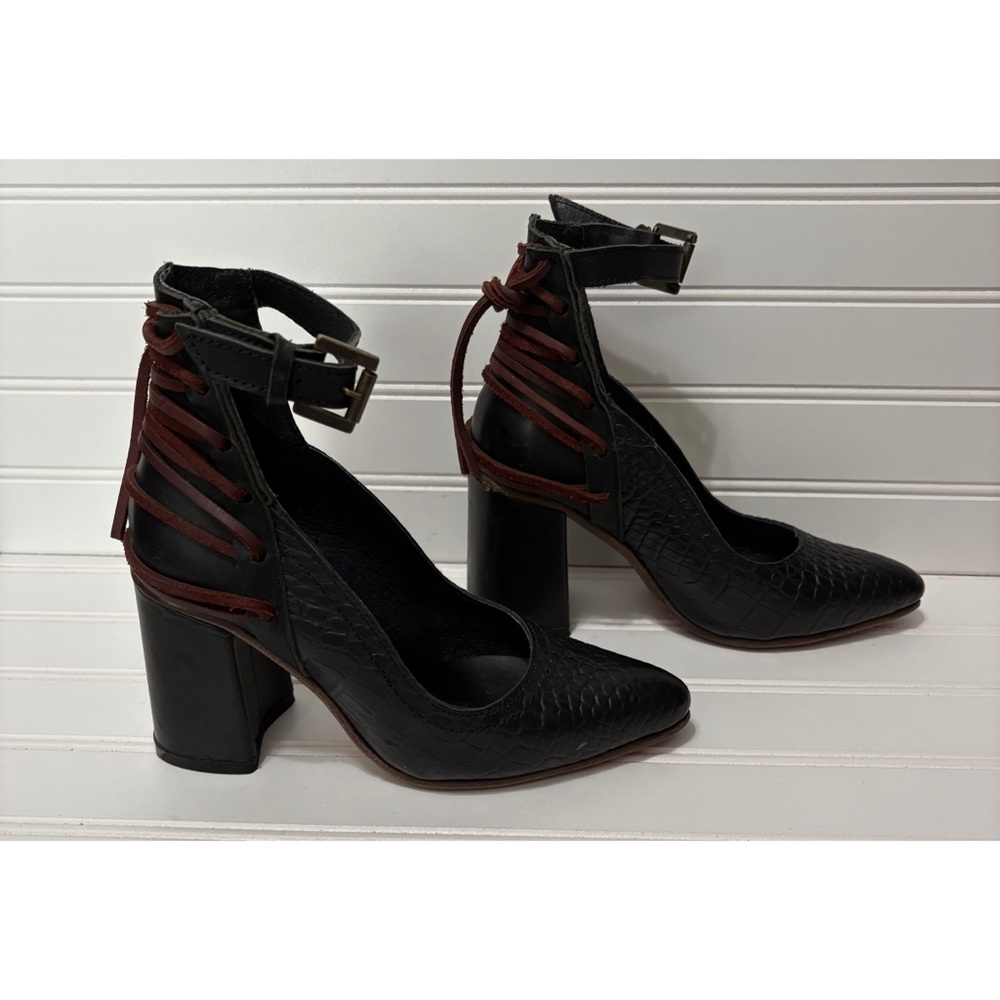 FreeBird Jillian Black Leather Wrap Around Ankle Pump Bootie Heels Shoes Size 6 - Picture 3 of 9
